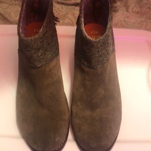 Olive suede & herringbone zip ankle boots